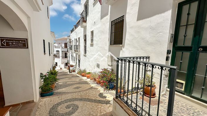 Image No.37-2 Bed Apartment for sale