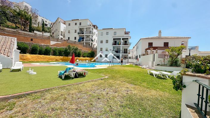 Image No.40-2 Bed Apartment for sale