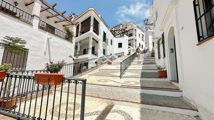 Image No.44-2 Bed Apartment for sale