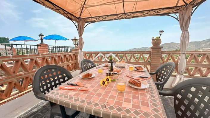 Image No.9-2 Bed Villa for sale