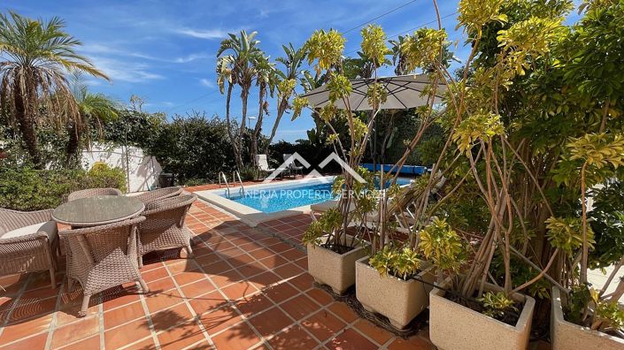 Image No.2-Villa de 4 chambres à vendre à Nerja