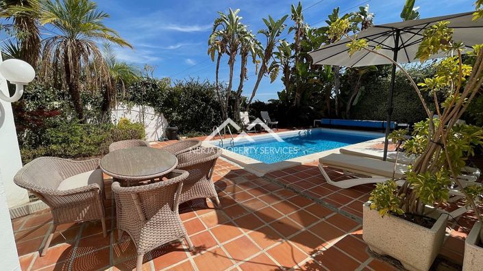 Image No.3-Villa de 4 chambres à vendre à Nerja