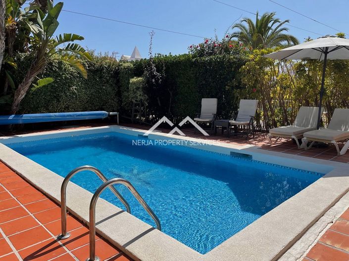 Image No.4-Villa de 4 chambres à vendre à Nerja