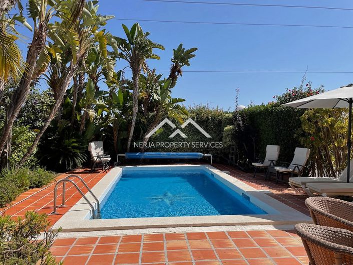 Image No.5-Villa de 4 chambres à vendre à Nerja