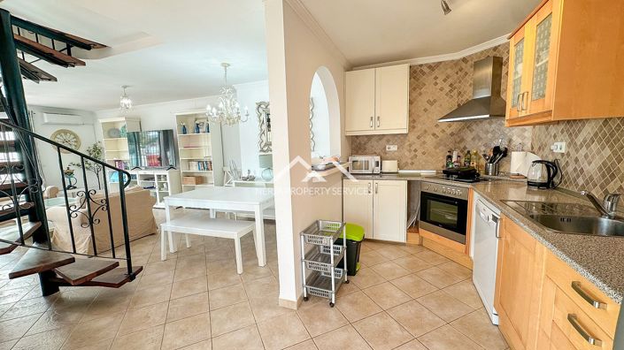 Image No.12-3 Bed Property for sale