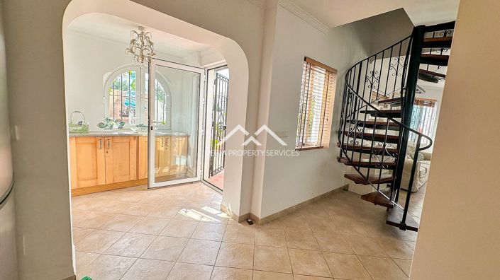 Image No.14-3 Bed Property for sale