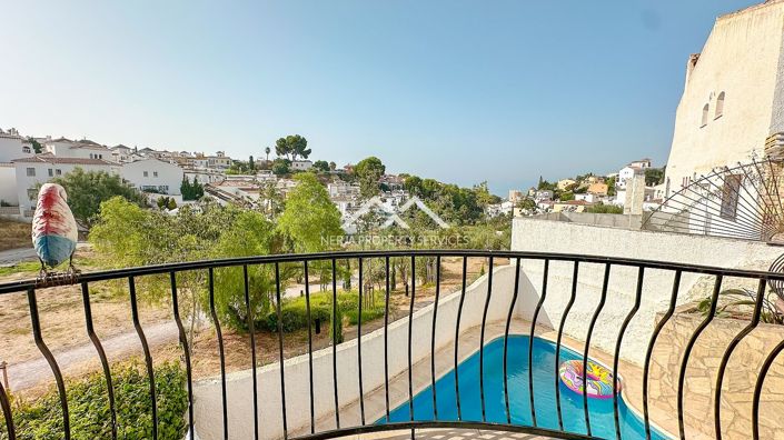 Image No.17-3 Bed Property for sale
