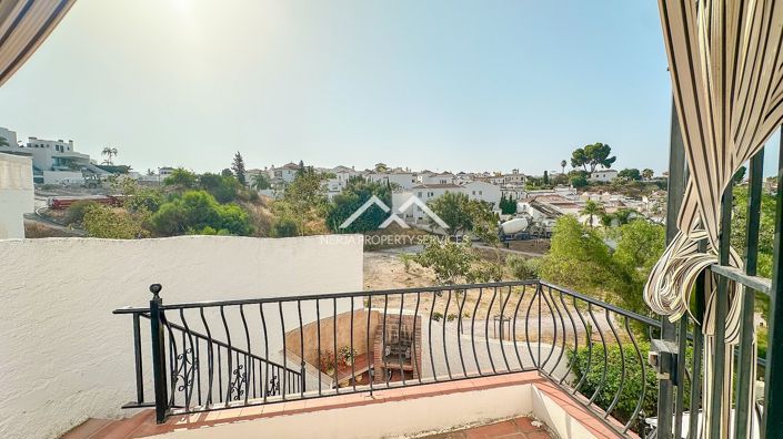 Image No.24-3 Bed Property for sale