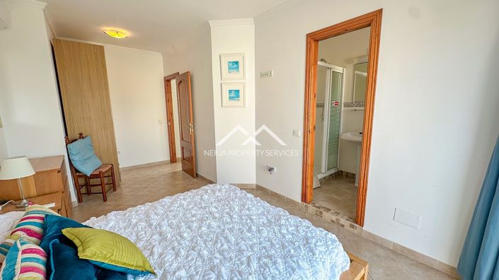 Image No.29-3 Bed Property for sale