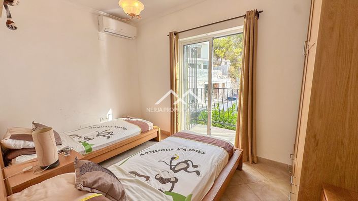 Image No.32-3 Bed Property for sale