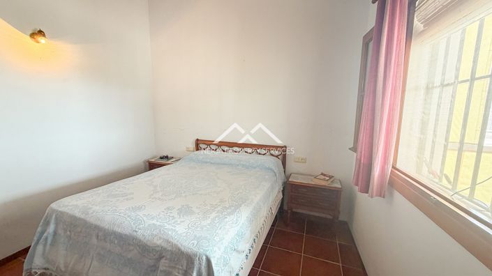 Image No.25-3 Bed Country Property for sale