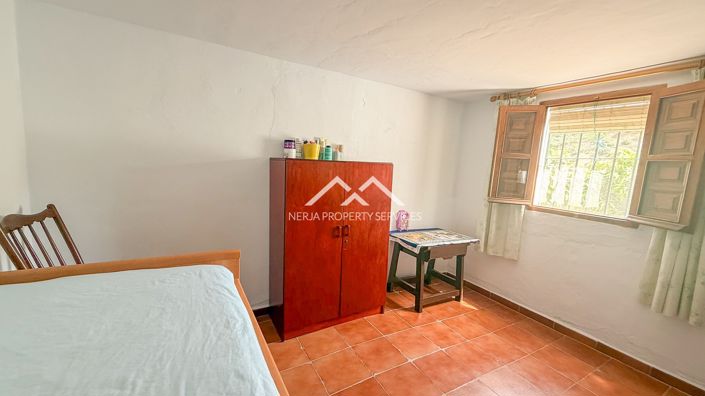 Image No.27-3 Bed Country Property for sale