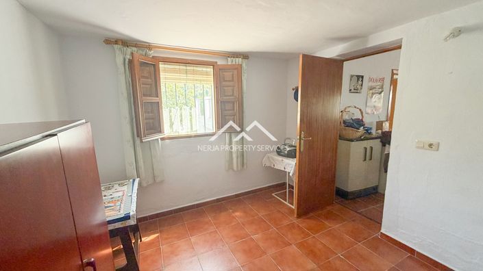 Image No.28-3 Bed Country Property for sale