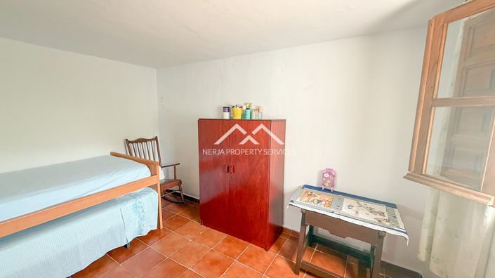 Image No.29-3 Bed Country Property for sale