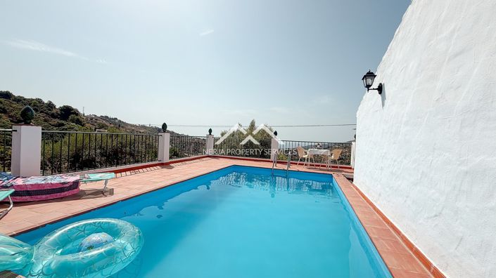 Image No.33-3 Bed Country Property for sale