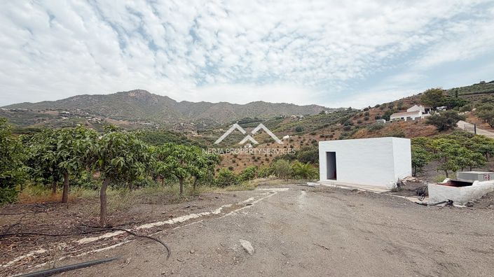 Image No.35-3 Bed Country Property for sale