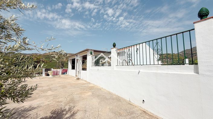 Image No.6-3 Bed Country Property for sale