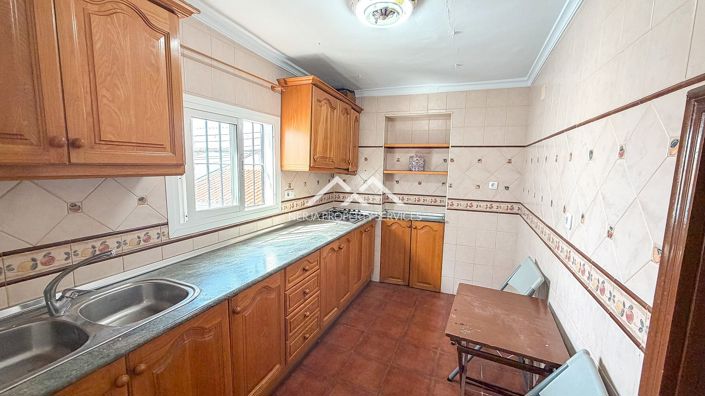 Image No.10-5 Bed Townhouse for sale