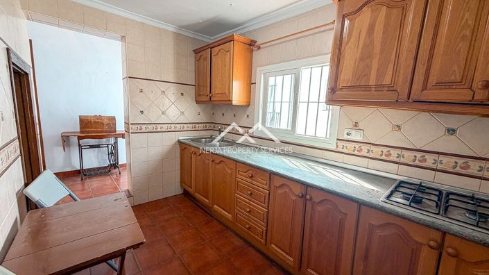 Image No.11-5 Bed Townhouse for sale