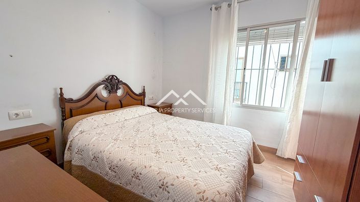 Image No.12-5 Bed Townhouse for sale