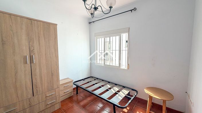 Image No.13-5 Bed Townhouse for sale
