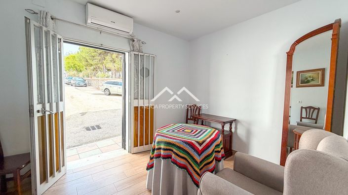 Image No.16-5 Bed Townhouse for sale