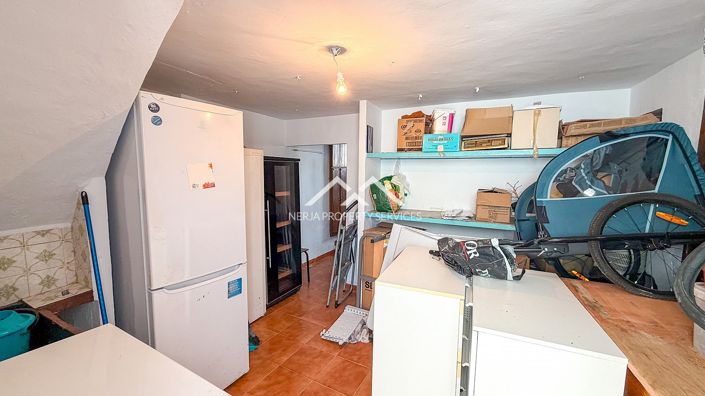 Image No.18-5 Bed Townhouse for sale