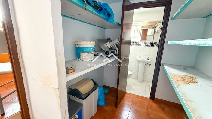 Image No.19-5 Bed Townhouse for sale