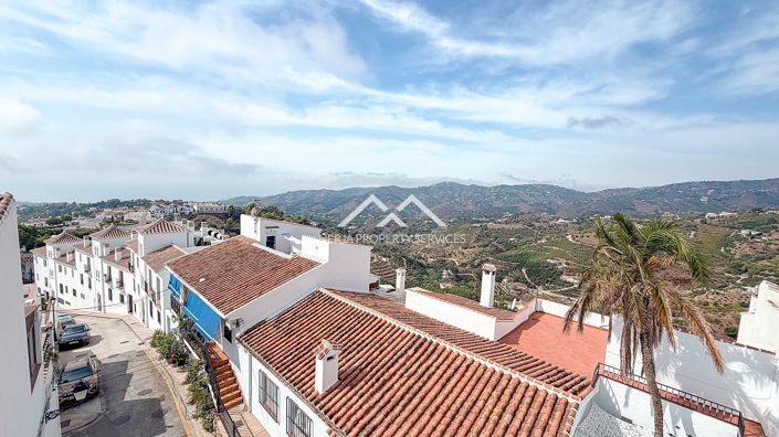 Image No.2-5 Bed Townhouse for sale