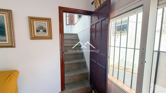 Image No.21-5 Bed Townhouse for sale