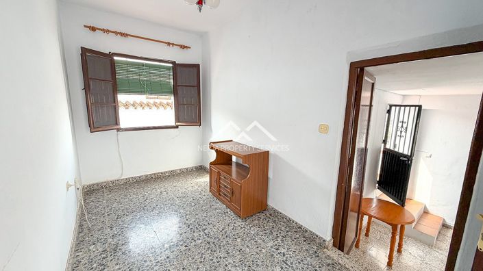 Image No.22-5 Bed Townhouse for sale