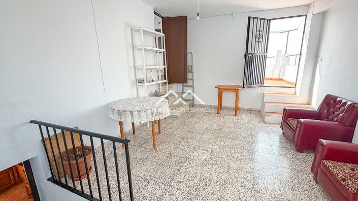 Image No.23-5 Bed Townhouse for sale