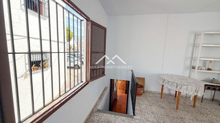 Image No.24-5 Bed Townhouse for sale