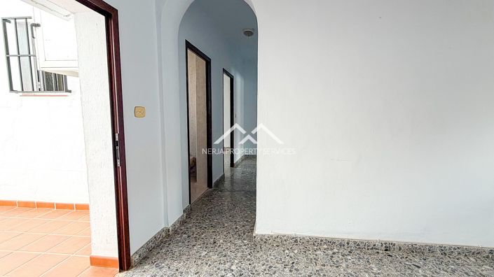 Image No.26-5 Bed Townhouse for sale
