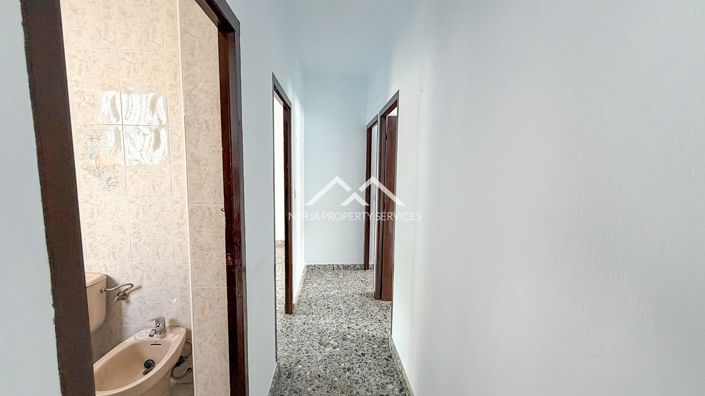 Image No.28-5 Bed Townhouse for sale