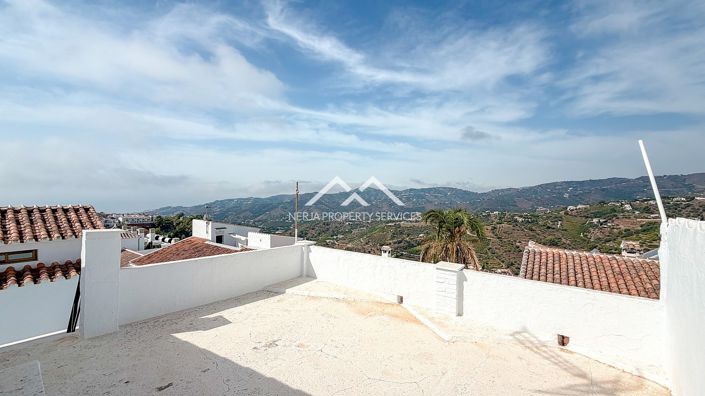 Image No.3-5 Bed Townhouse for sale