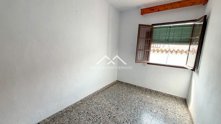 Image No.30-5 Bed Townhouse for sale