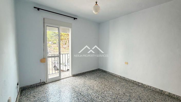 Image No.32-5 Bed Townhouse for sale