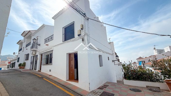 Image No.41-5 Bed Townhouse for sale