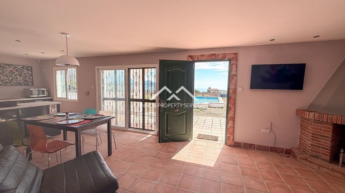 Image No.11-2 Bed Property for sale