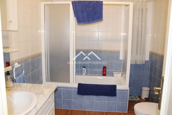 Image No.14-4 Bed Semi-Detached for sale