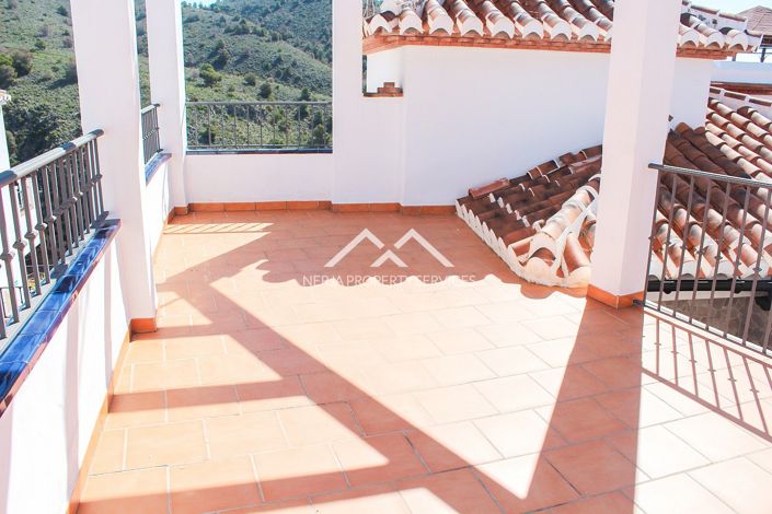 Image No.3-4 Bed Semi-Detached for sale
