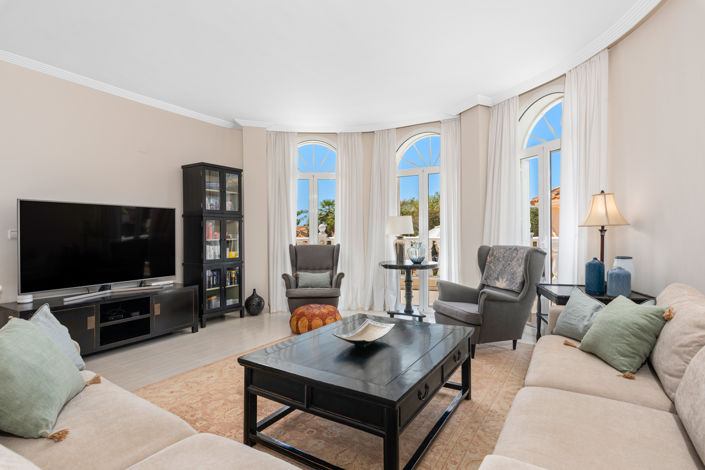 Image No.10-4 Bed Villa for sale