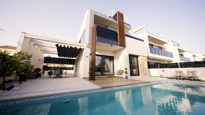 Image No.1-3 Bed Villa for sale