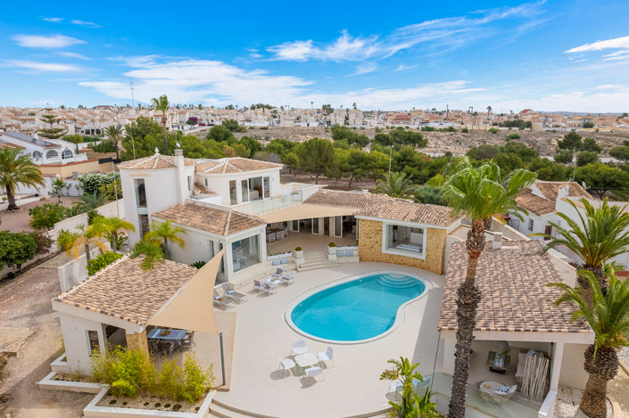 Image No.3-4 Bed Villa for sale