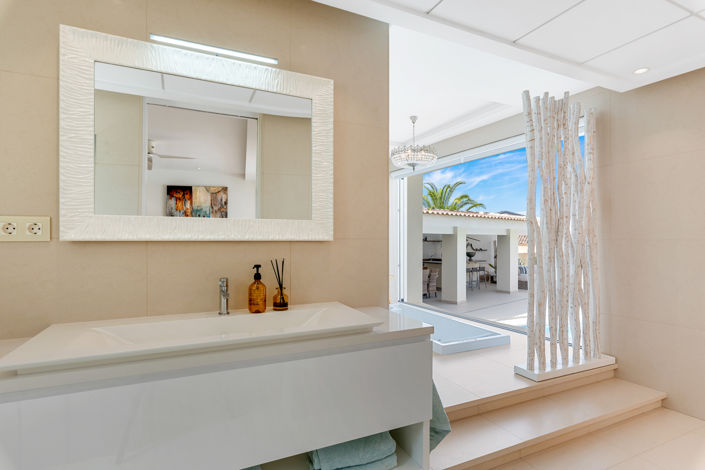 Image No.47-4 Bed Villa for sale