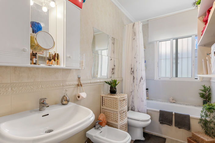 Image No.16-6 Bed Villa for sale