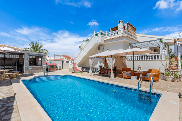 Image No.2-6 Bed Villa for sale