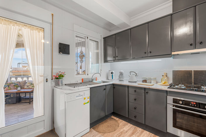 Image No.5-6 Bed Villa for sale