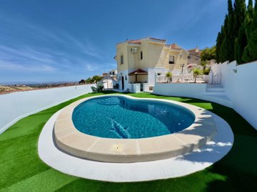 5 Bed Villa for sale
